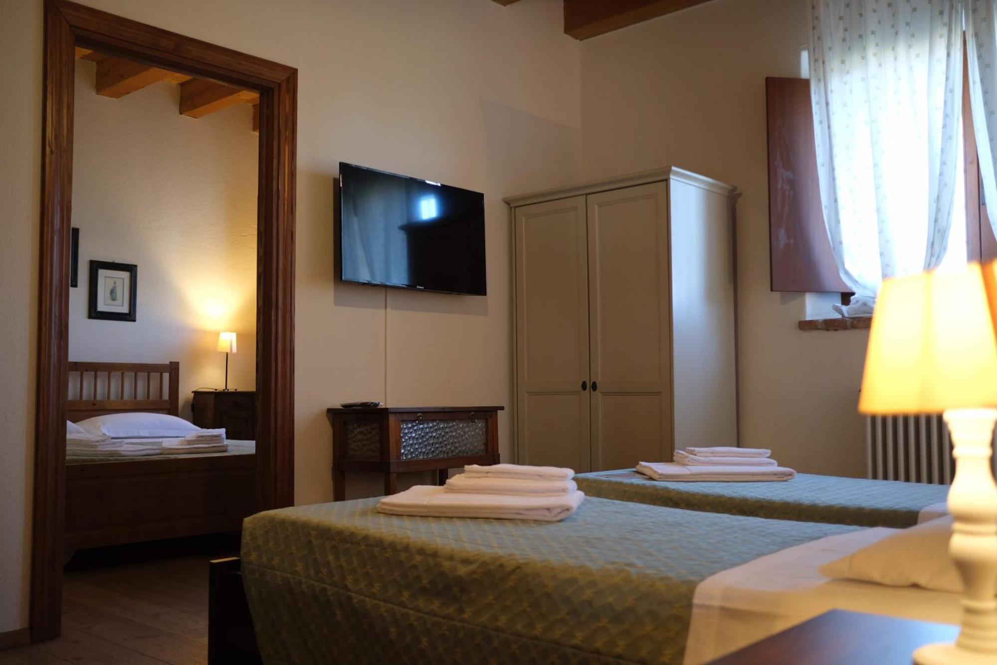Agriturismo Corte Pellegrini San Martino Buon Albergo Exterior photo